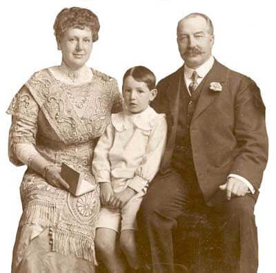 William H Vokins family photo 1912