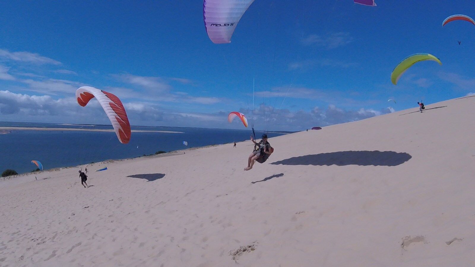 Play on the Dunes with your paraglider