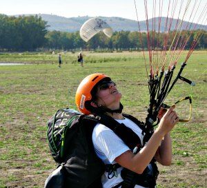 Want to learn to paraglide with the best photo 3