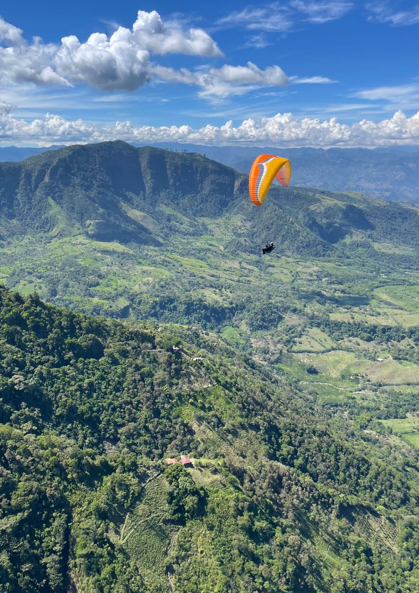 Want to paraglide in Colombia