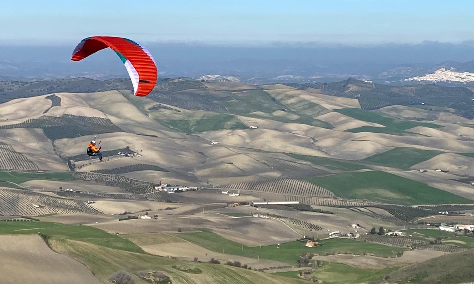 New paragliding training group qualifies with flying colours in January 2023