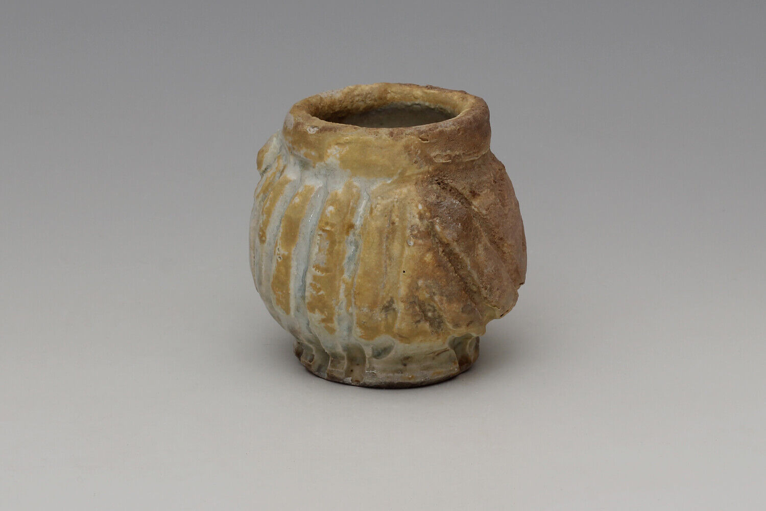 Charles Bound Ceramic Vase 03