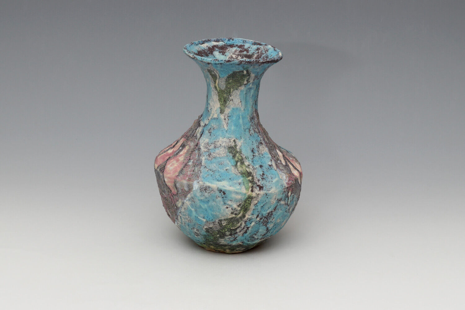 Julian King-Salter Ceramic Vessel 017