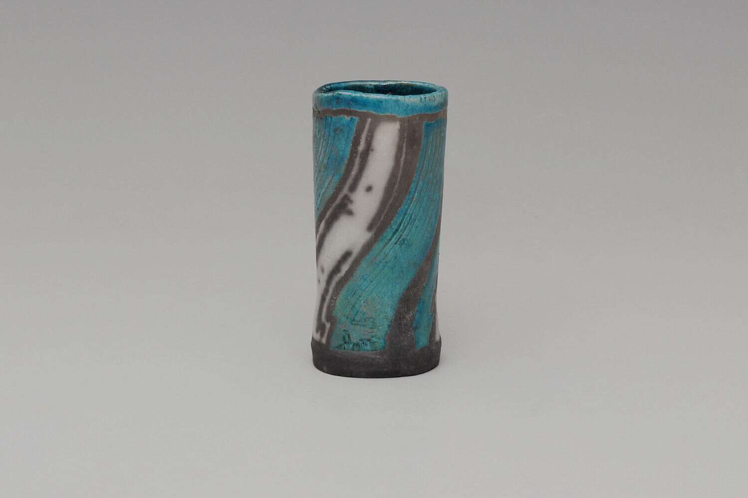 Elizabeth Raeburn Ceramic Vase Form 02