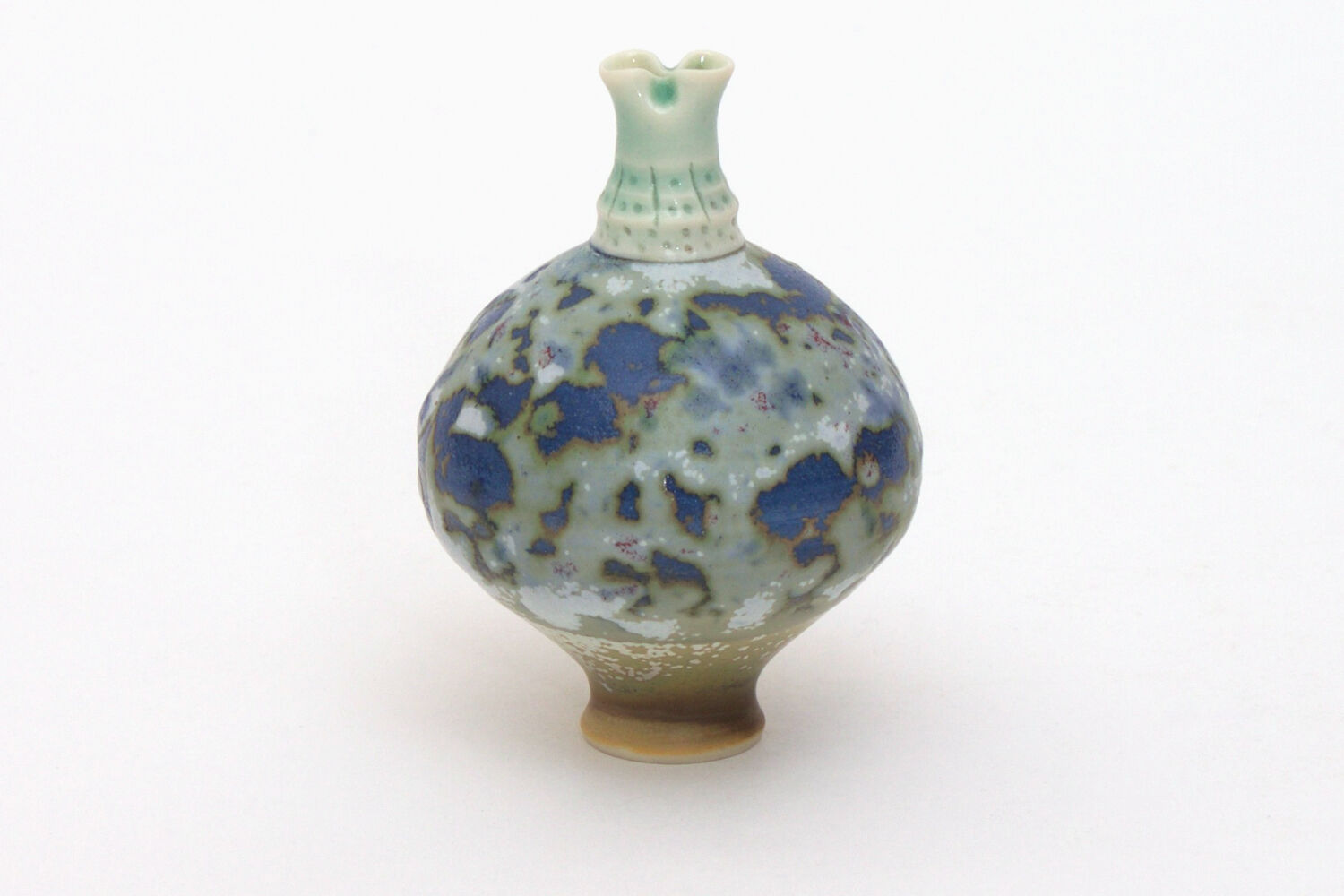 Geoffrey Swindell Miniature Ceramic Form 01