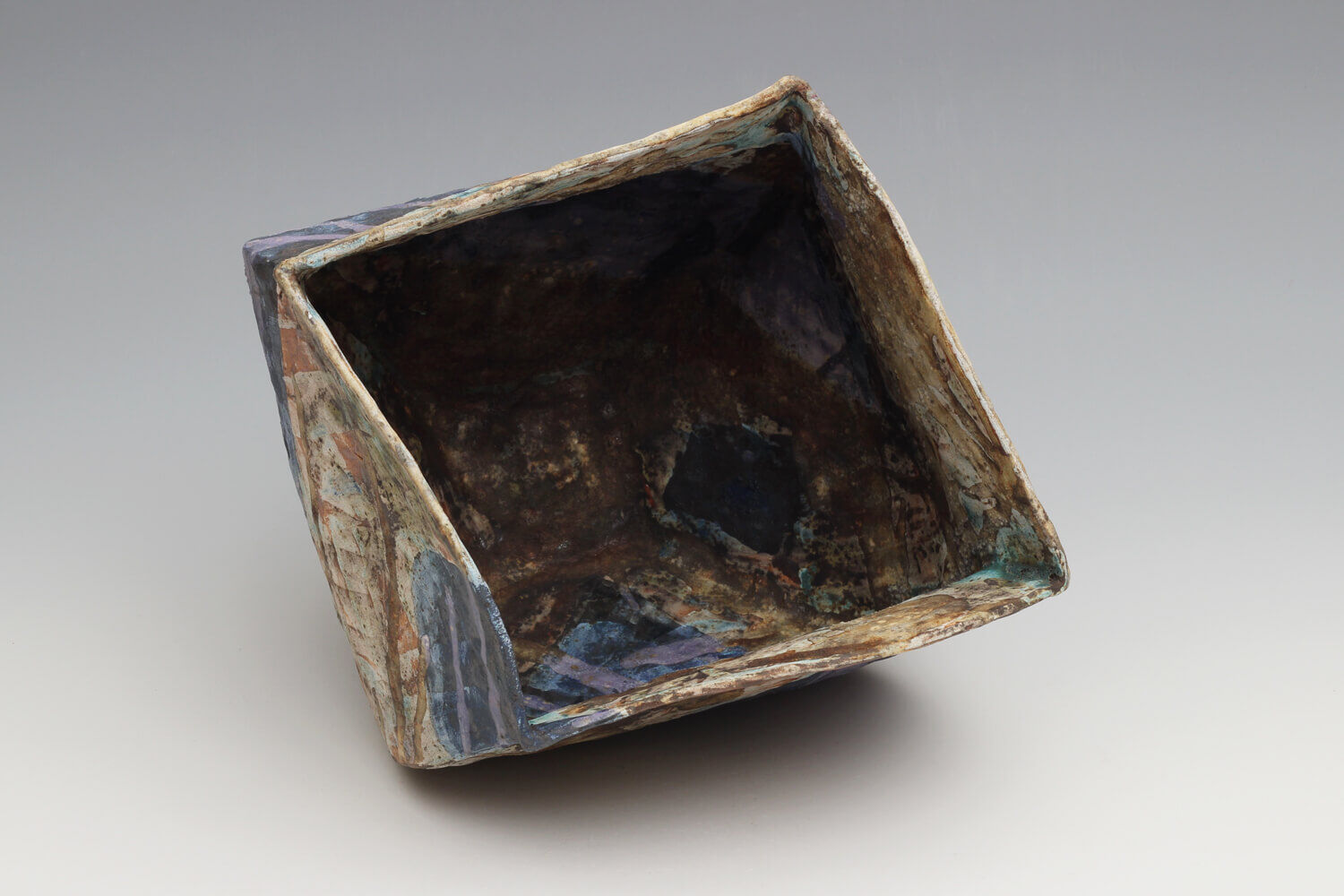 Julian King-Salter Ceramic Vessel 01 Julian King-Salter Ceramic Vessel 01