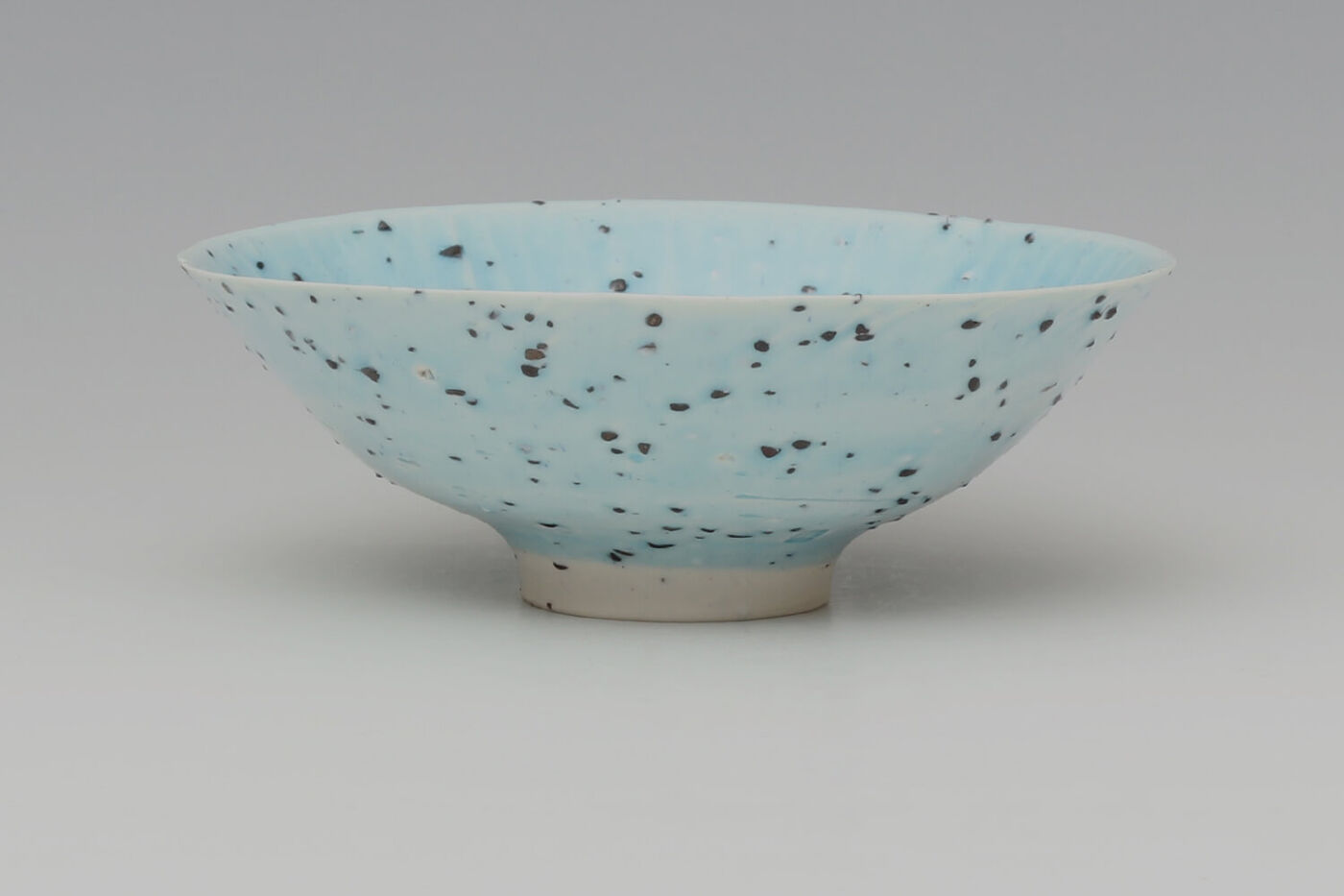 Peter Wills Ceramic Pale Blue River Grogged Porcelain Bowl 194