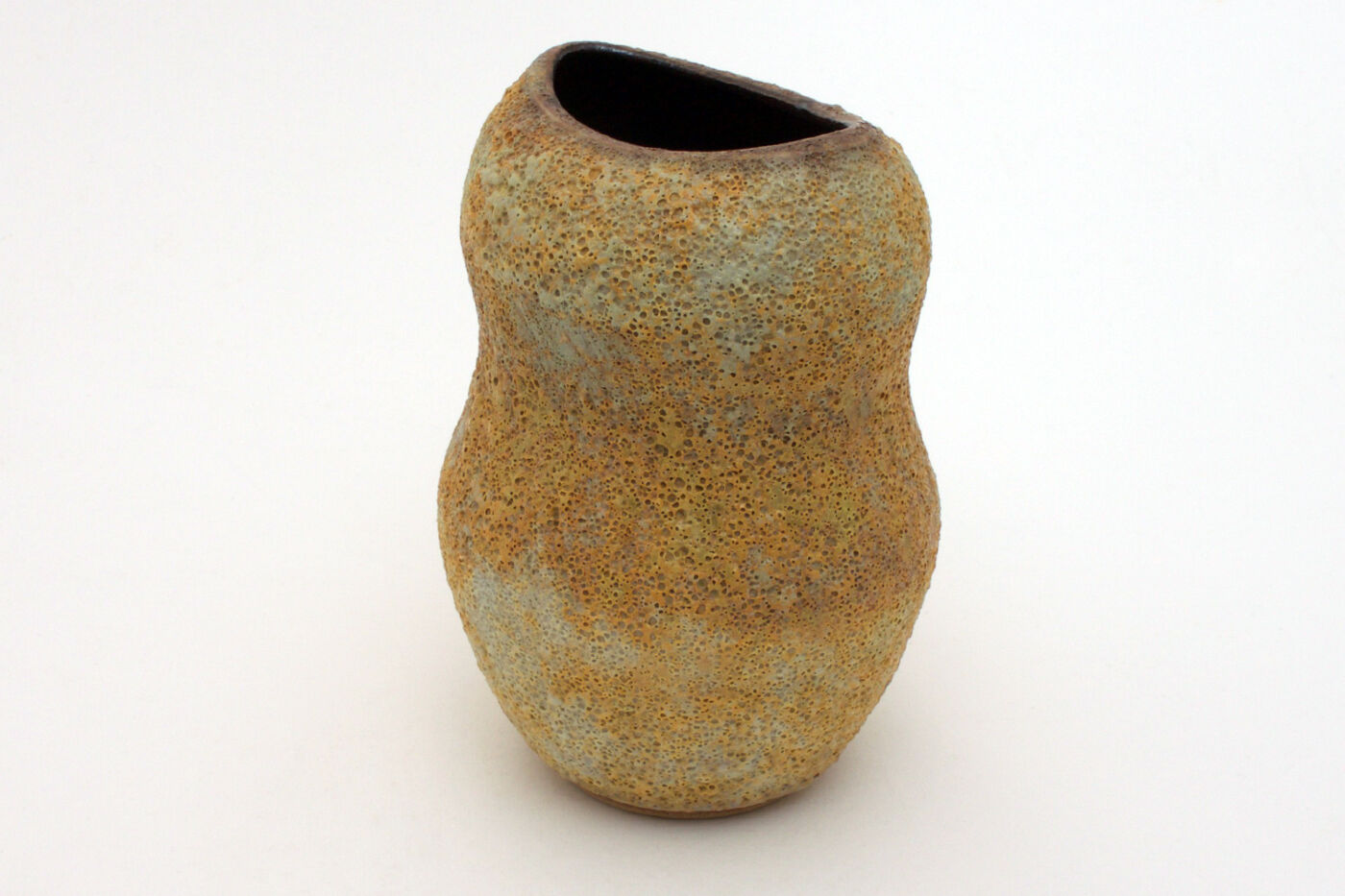 Chris Carter Ceramic Waisted Form 050