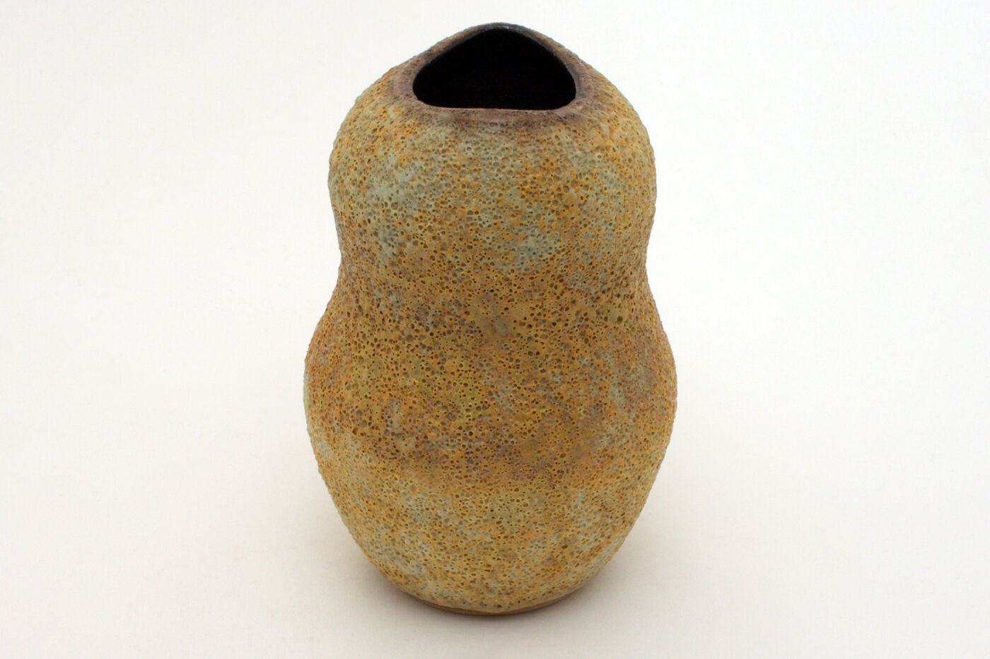 Chris Carter Ceramic Waisted Form 050