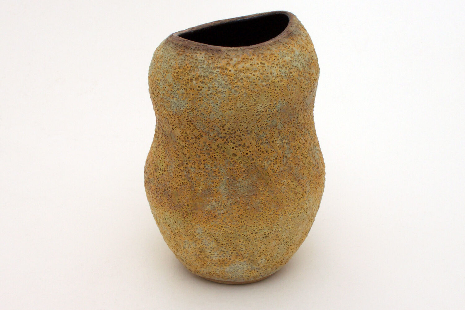 Chris Carter Ceramic Waisted Form 050 Chris Carter Ceramic Waisted Form 050