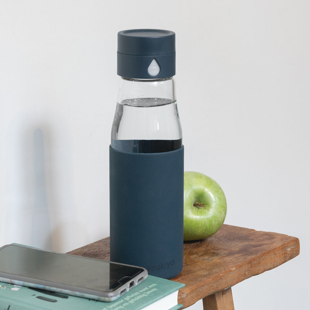 Ukiyo Glass Water Bottle with Hydration Tracker