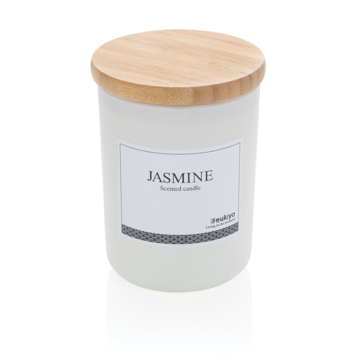 Scented candle with bamboo lid