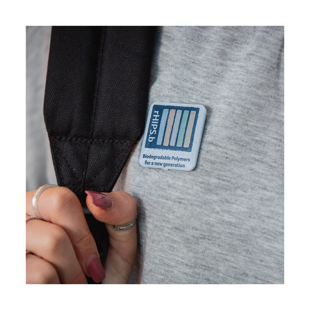 Recycled Plastic rHIPS Badge (colour: sky)