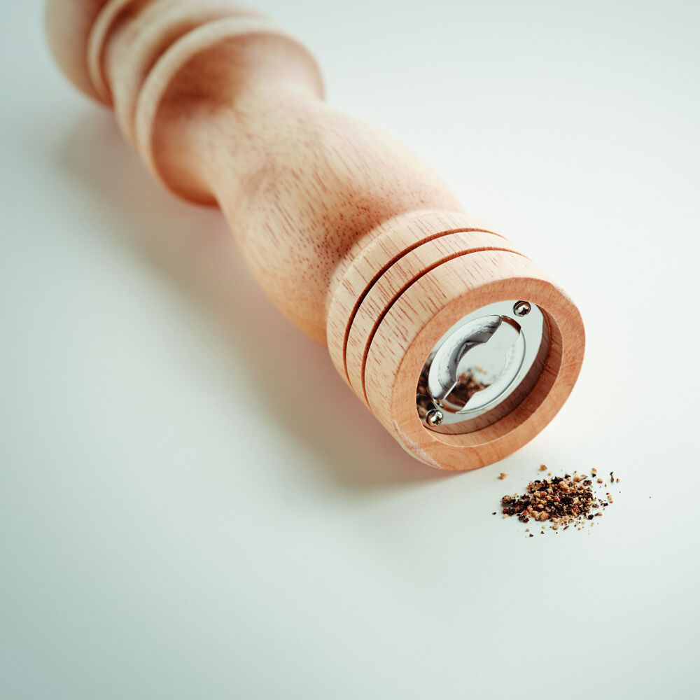 Salt and pepper set