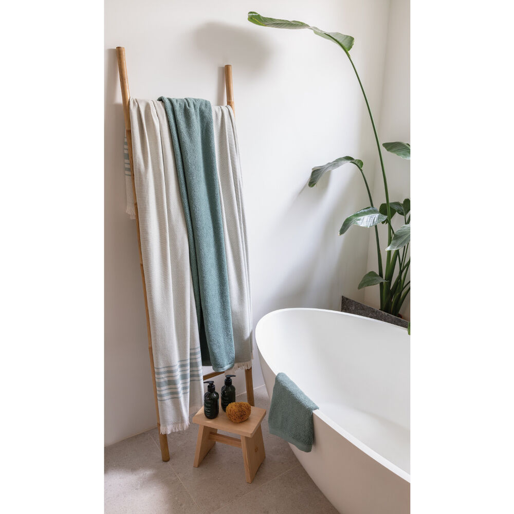 Ukiyo Hisako Towel Blanket